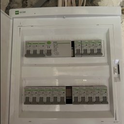 Rozdzielnia 3P
Maly domek 