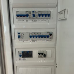 Rozdzielnia mieszkania dwopokojowego z po dalsza adaptacja do współpracy z “Shelly”