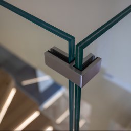 MAKRO GLASS ROBERT KUDŁA - Łącznik narożny balustrady, stal nierdzewna