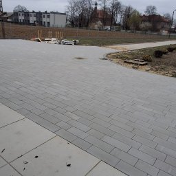 Układanie kostki brukowej Korzeniew 3