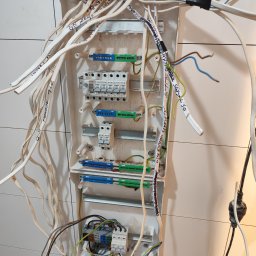 Przygotowanie do obszywanie rozdzielni 