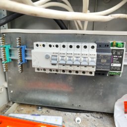 Zabezpieczenia opraw oświetleniowy na słupach 