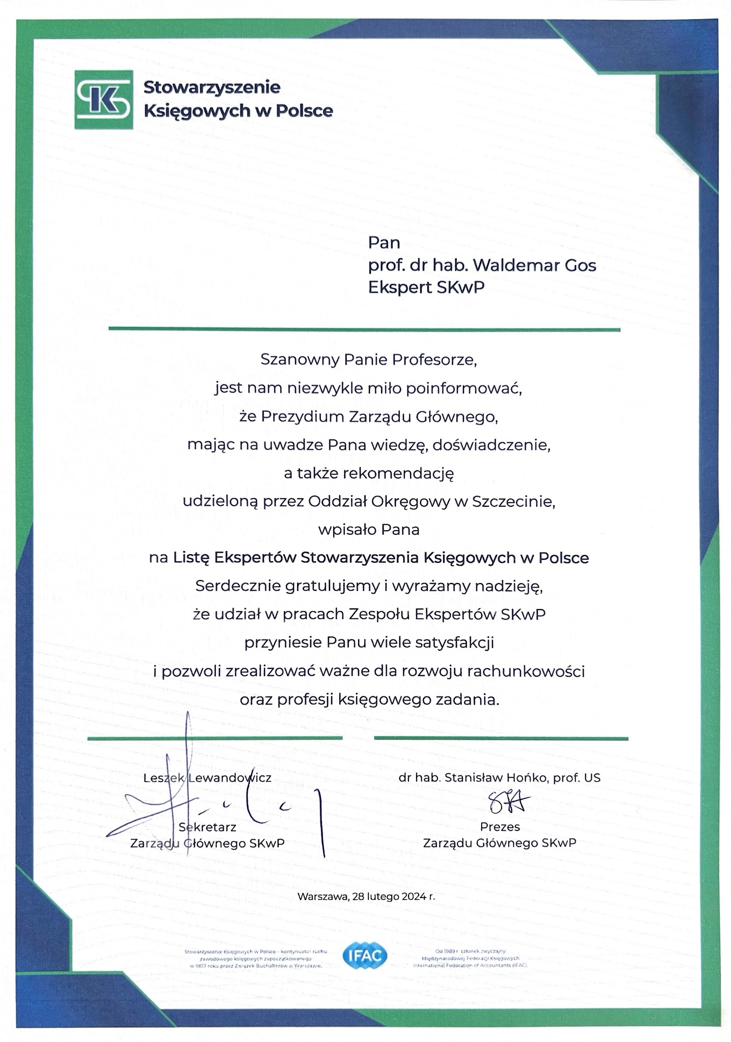 Pismo gratulacyjne dla eksperta SKwP, prof. Waldemara Gosa, od Stowarzyszenia Księgowych w Polsce. Uroczysty dokument z logo i podpisami zarządu.