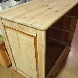 Strefa Parkietu - Komoda dla Pani Ani podczas prac cykliniarskich.