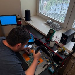 KARACA LIMITED - Naprawa płyty głównej – precyzyjne lutowanie i diagnostyka elektroniki. Doświadczenie, sprzęt i jakość.