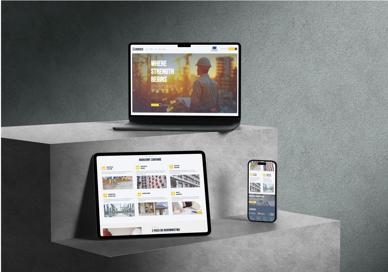 Responsywna strona internetowa firmy budowlanej Duraco wyświetlona na laptopie, tablecie i smartfonie na tle szarej ściany. Układ kaskadowy urządzeń.
