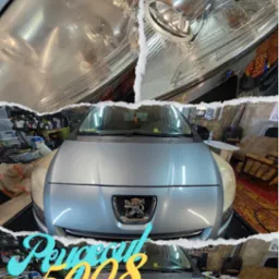 Reflektory Peugeot 5008 przed i po renowacji, z efektem 'WOW!', prezentowane na kolażu z logo 'Janiec Detailing' i danymi kontaktowymi.