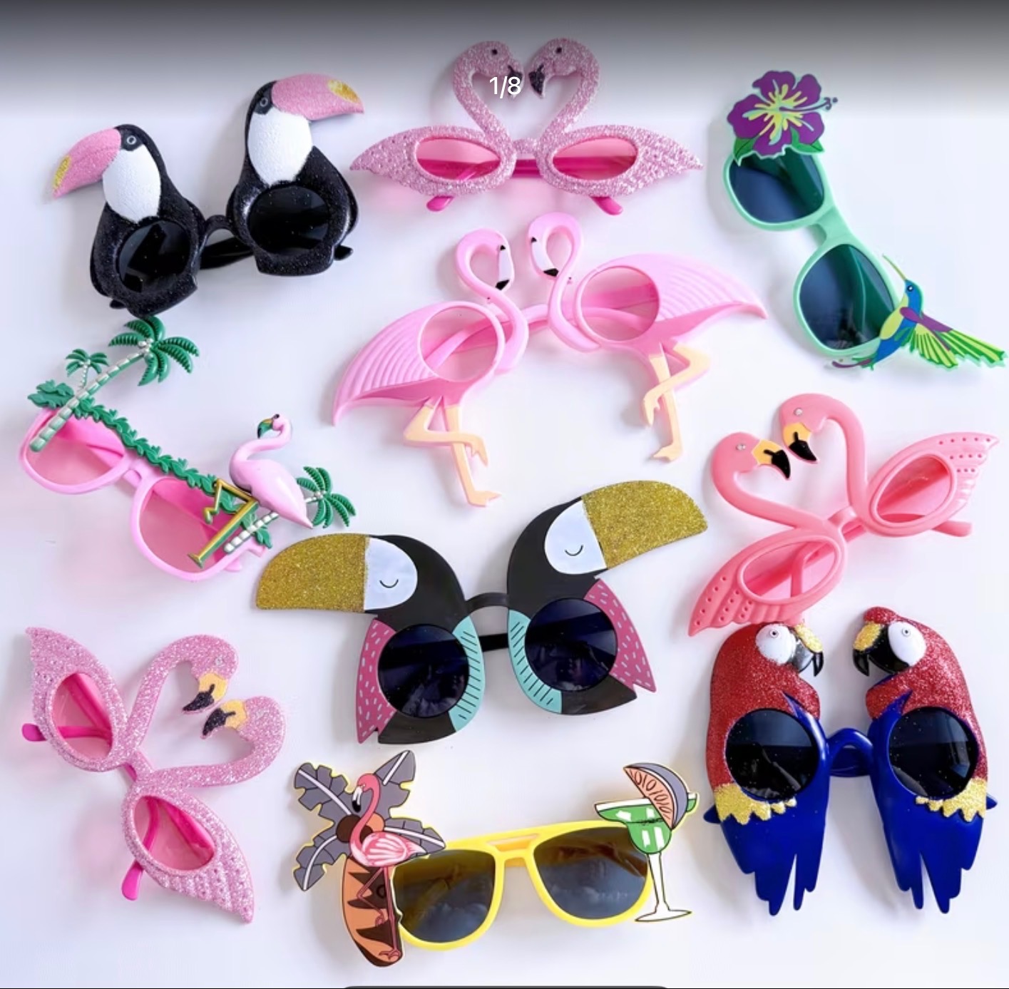 Kolekcja zabawnych okularów imprezowych: flamingi, tukany, papugi, drinki. Różowe, żółte, niebieskie, czarne, brokatowe. Idealne na imprezę tematyczną.
