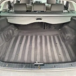 Pranie wygładziny bagażnika