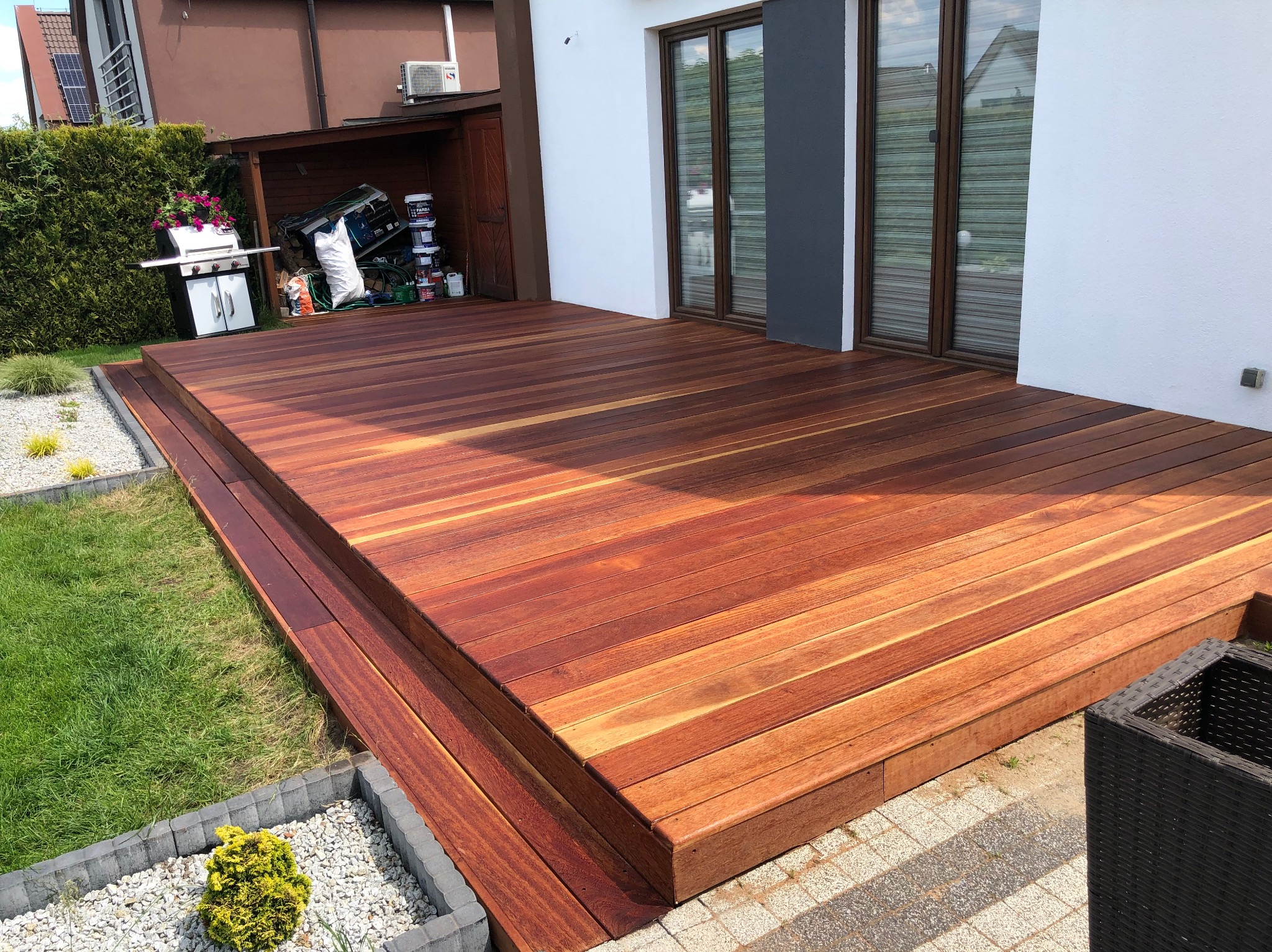 Taras z drewna egzotycznego Angelim amargoso przed olejowaniem