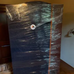 Zabezpieczona szafa przed wyniesieniem &ndash; maksymalna ochrona mienia.