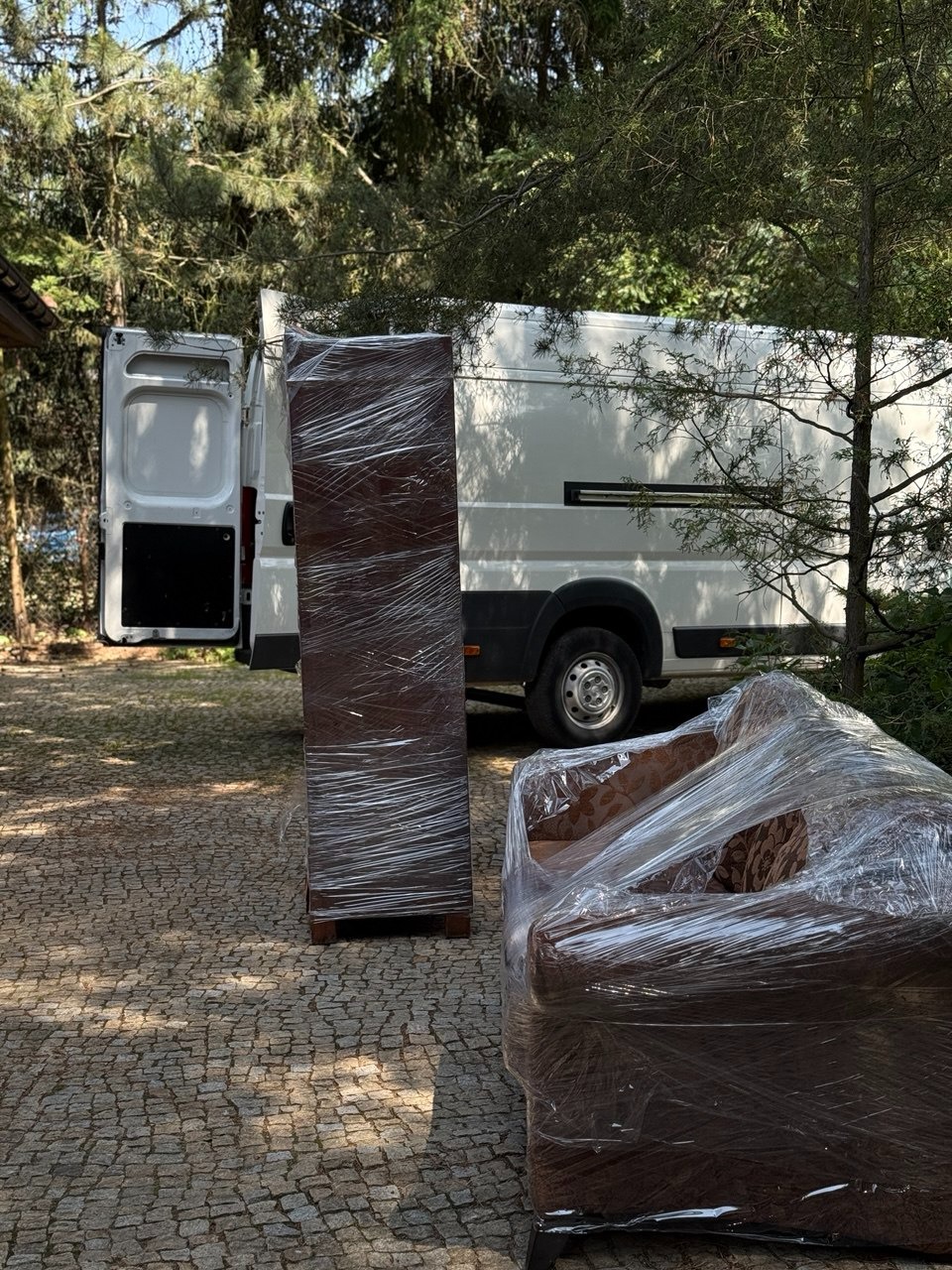 Transport mebli w ramach przeprowadzki w Warszawie