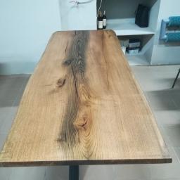 Stół dębowy z jednego kawałka drewna