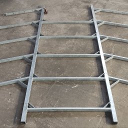 Konstrukcja do przewozu kajaków