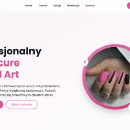 Projekt strony internetowej studia paznokci z przykładem manicure: różowe i czarne paznokcie z paskami, okrągła ramka, przyciski 'Umów wizytę' i 'Zobacz realizacje'.
