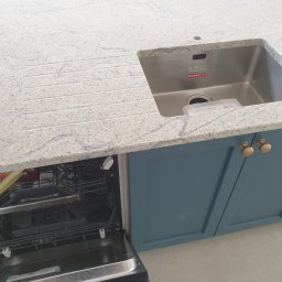 Układanie paneli Zelów 1