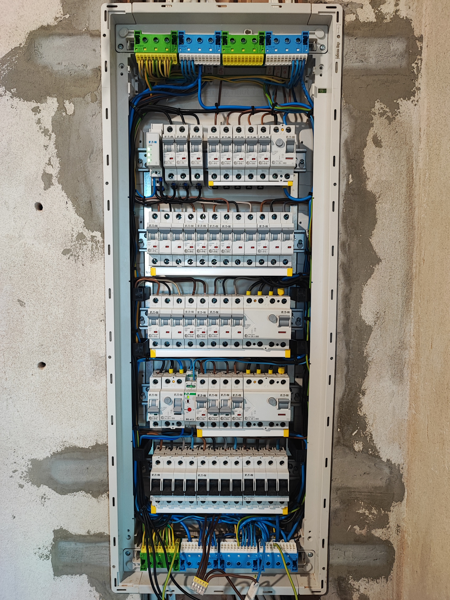 Rozdzielnica u mnie w domu, już prawie na ukończeniu