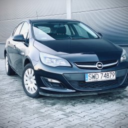 Opel Astra:
120 zł za dobę - 1-3 dni
110 zł za dobę - 4-7 dni
100 zł za dobę - 8-14 dni
90 zł za dobę - 15-30 dni
80 zł za dobę - powyżej 30 dni