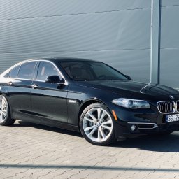 BMW 535i:
minimalny okres wynajmu to 3 dni
260 zł za dobę - 3-7 dni
210 zł za dobę - 8-14 dni
160 zł za dobę - 15-30 dni
130 zł za dobę - powyżej 30 dni