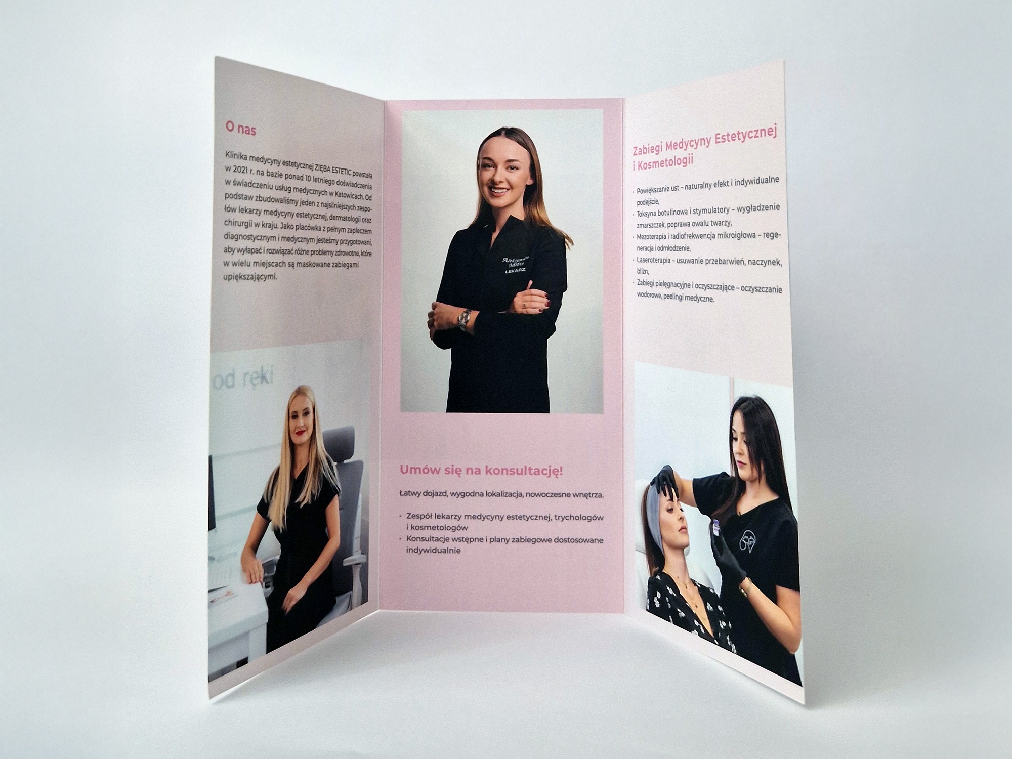 Rozłożona ulotka kliniki medycyny estetycznej Zięba Estetic. Widoczne zdjęcia lekarzy, informacje o klinice i oferowanych zabiegach kosmetycznych.