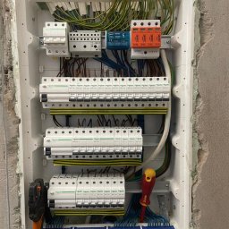 Robert Balcerzak - Montaż oświetlenia Kalisz