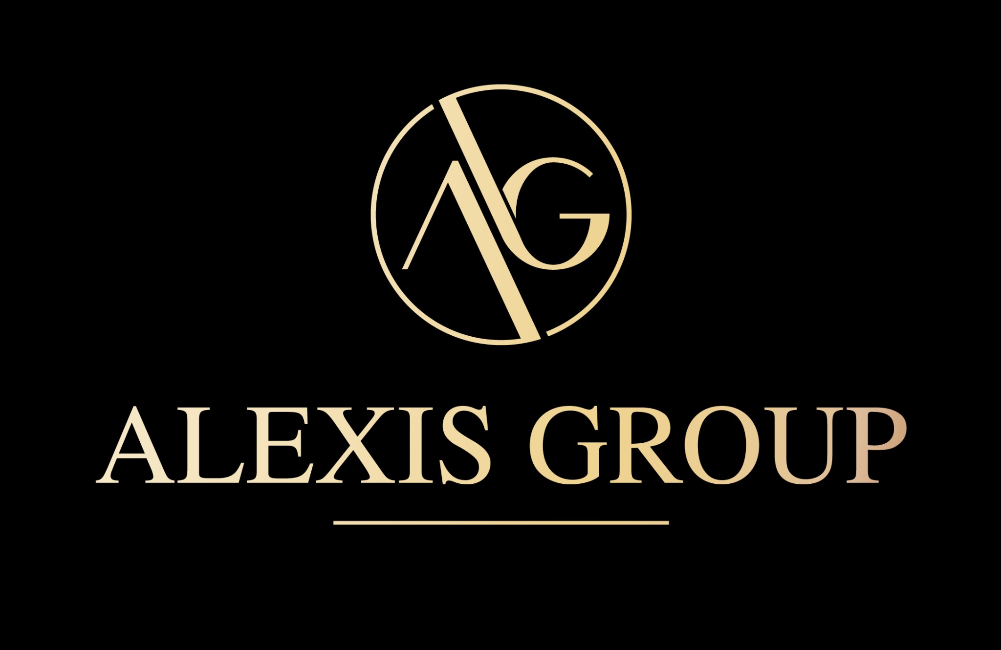 Eleganckie logo 'Alexis Group' na czarnym tle. Złoty okrąg z literami 'A' i 'G' oraz pełna nazwa firmy poniżej, podkreślona cienką linią.