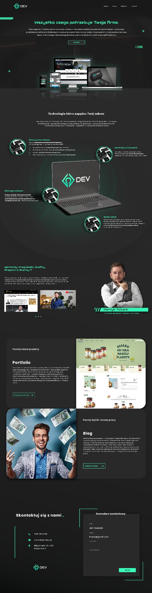 Kompozycja graficzna prezentująca ofertę firmy IT: ekrany urządzeń z logo firmy, portfolio projektów, dane kontaktowe i wizerunek eksperta. Nowoczesny design.