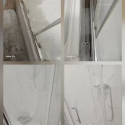 Szczegółowe ujęcie kabiny prysznicowej przed i po czyszczeniu, ukazujące różnicę w czystości szkła i fug. Widoczne pozostałości mydlin i zacieków.