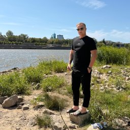 Ruslan Yaniv - Malowanie Biur Warszawa