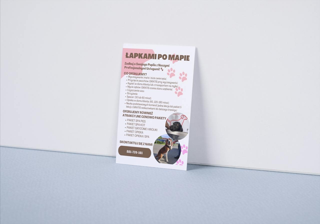Ulotka reklamowa usług dla zwierząt 'Łapkami po mapie' z ofertą pakietów SPA, opieki i treningu. Widoczne zdjęcia psów po zabiegach pielęgnacyjnych.