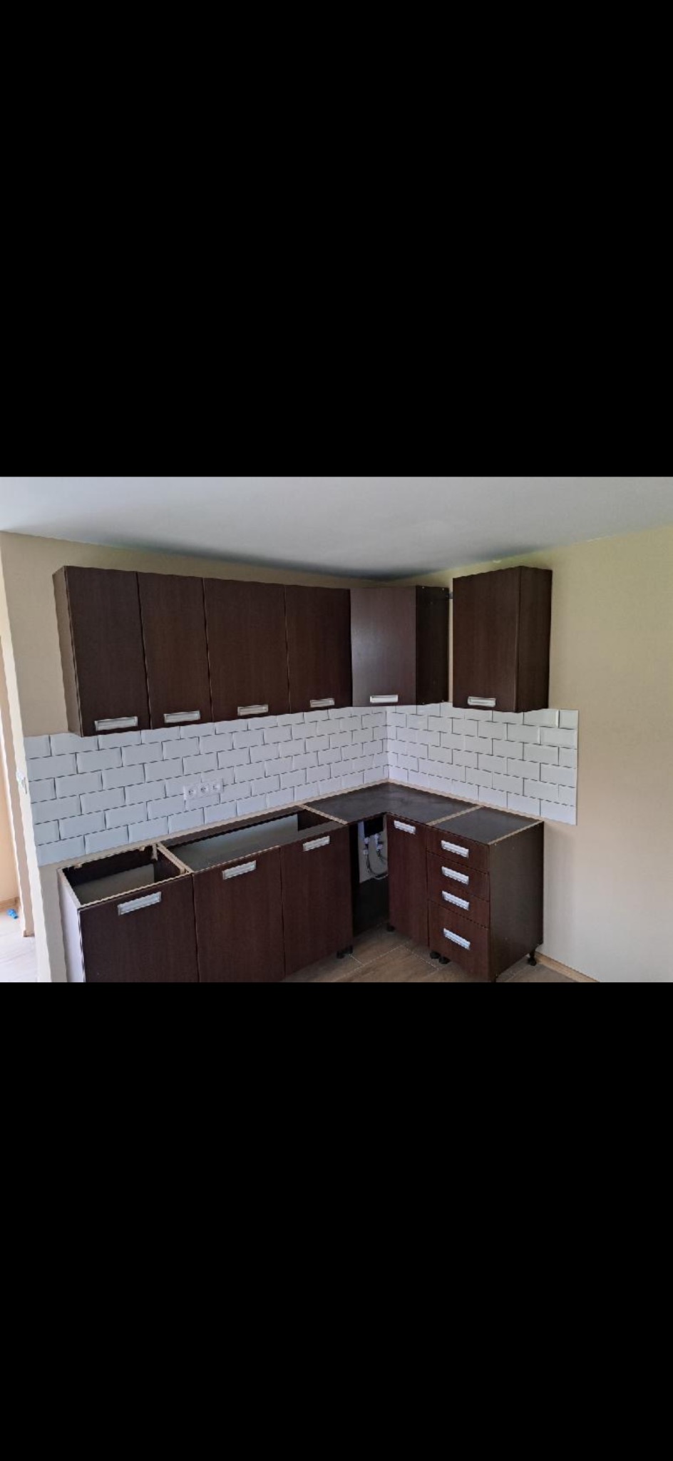 Remont aneksu kuchennego(montaż mebli+plytki+malowanie