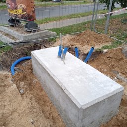 Fundament pod pylon cenowy na stacji paliw Orlen.