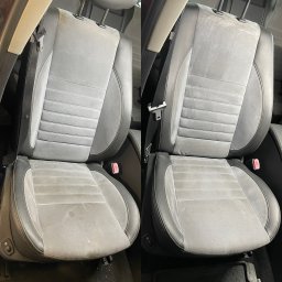 MATEUSZ WACŁAWEK PROCLEAN - Tapicerka fotela samochodowego przed i po czyszczeniu, wyraźne kontrasty zabrudzeń i czystości. Szara tkanina z ciemnymi skórzanymi elementami. Efekt usługi.