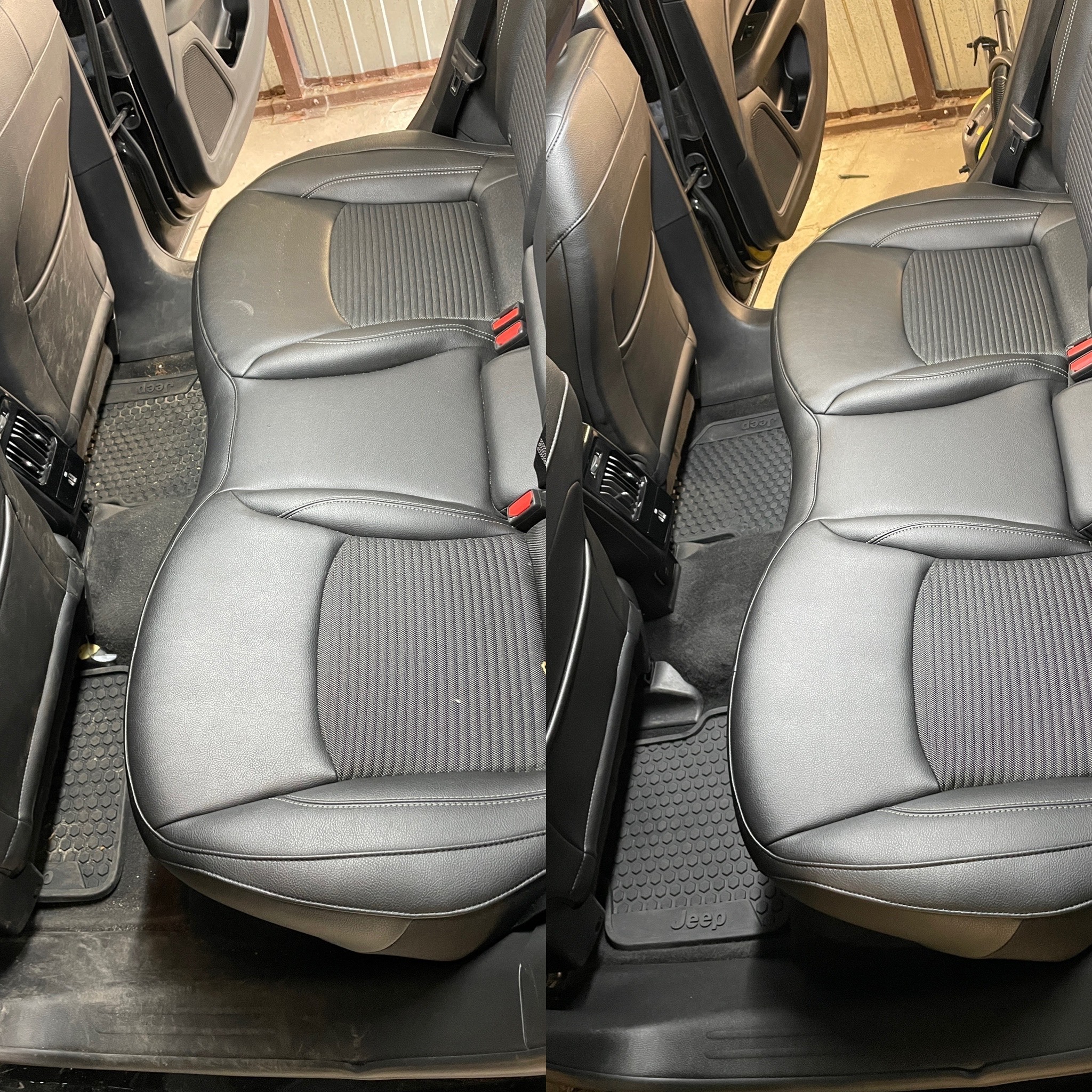 Fotele samochodowe z czarną tapicerką, widoczne detale szwów i faktura materiału. Dywaniki gumowe z logo Jeep. Otwarta przestrzeń auta.