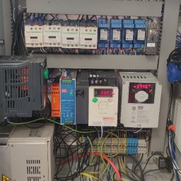 STARPLAST MARCIN KOZAKOWSKI - Wykonanie szafy sterującej maszyny do wypalania kawy