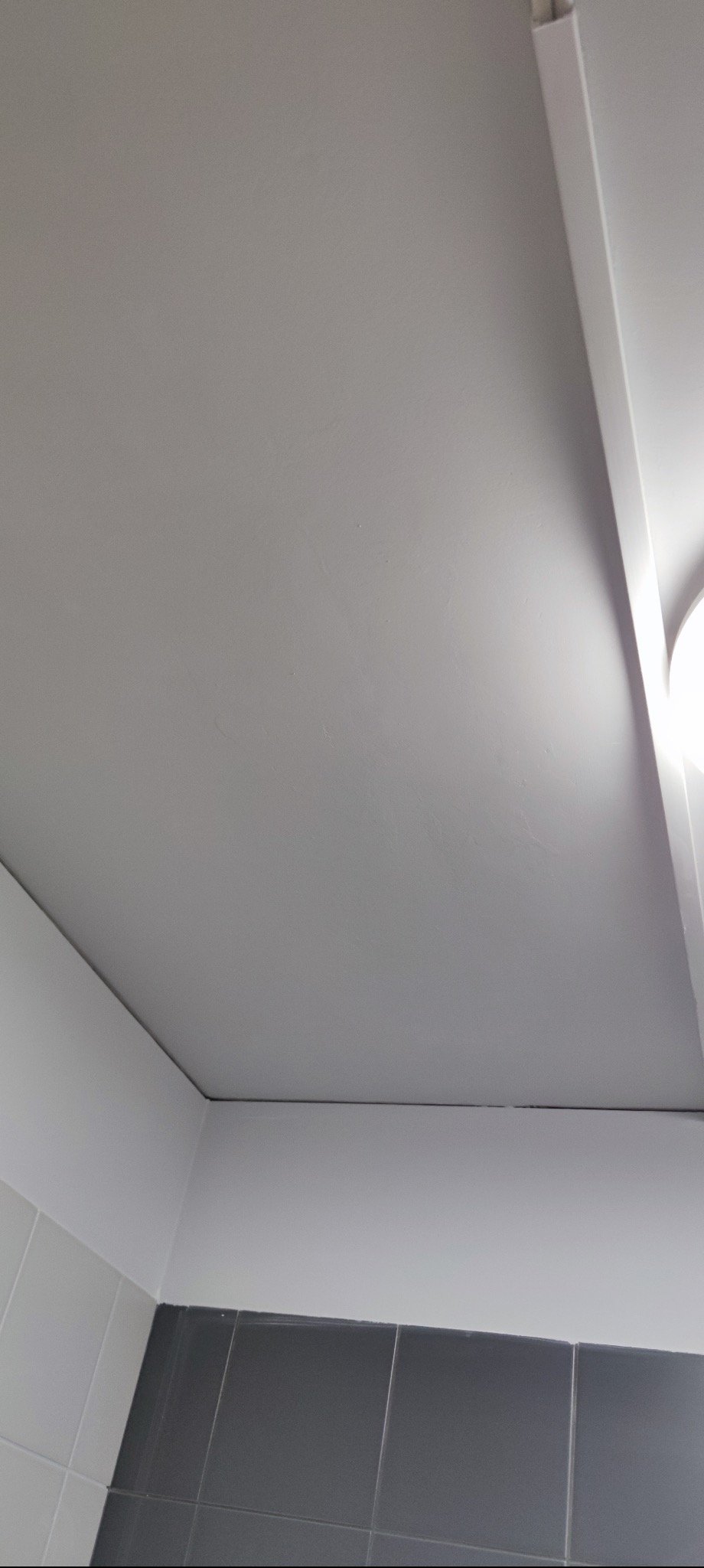 Naprawa sufitu po zalaniu