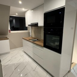 FU Remonty od A do Z - Sufit Napinany w Salonie Wrocław