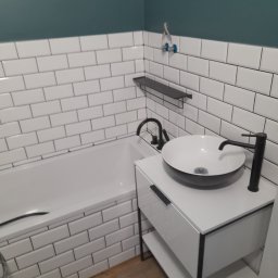 Realizacja łazienki według projektu z Leroy Merlin – z dbałością o każdy detal
 Lokacja Polska