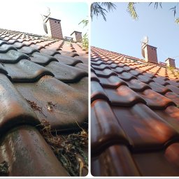 Clean BrukSystems - Dachówka ceramiczna przed i po czyszczeniu, widoczne zabrudzenia i efekt odnowienia. Ujęcie z dołu, w tle komin i fragment nieba.