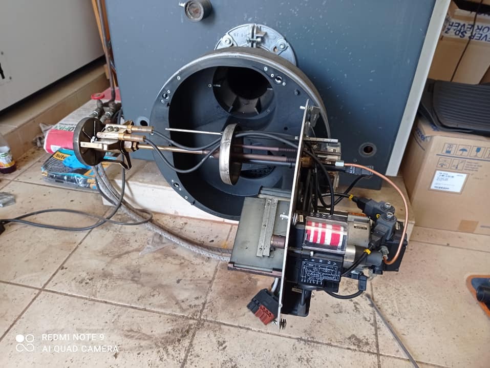 Serwis palnika olejowego w kotle Brotje