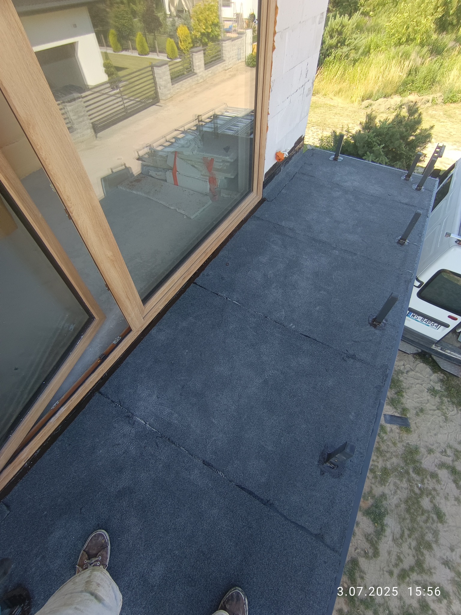 Hydroizolacja balkonu z uszczelnieniem podstaw pod balustrade