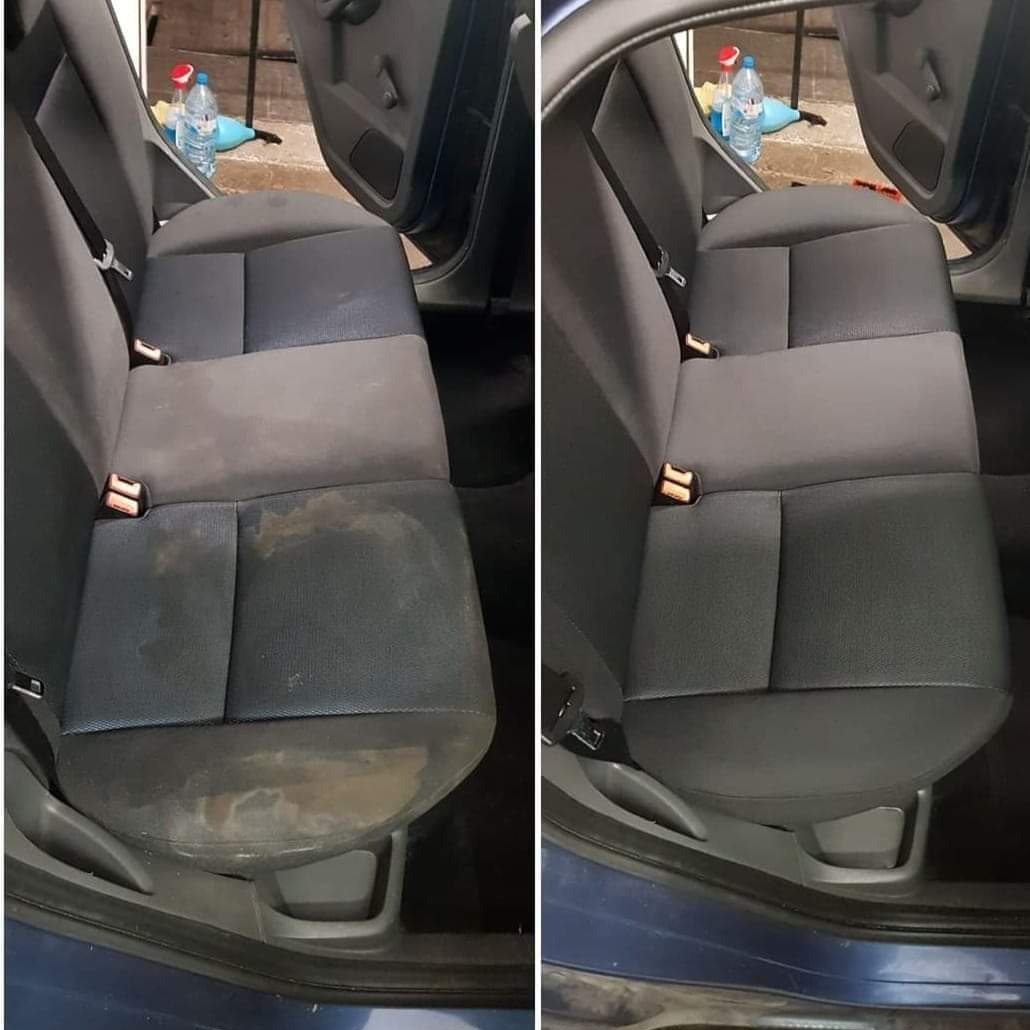 Tapicerka samochodowa: widok przed i po czyszczeniu. Po lewej stronie zabrudzone siedzenie, po prawej - czyste, odświeżone. Widoczne pasy bezpieczeństwa i fragment karoserii.