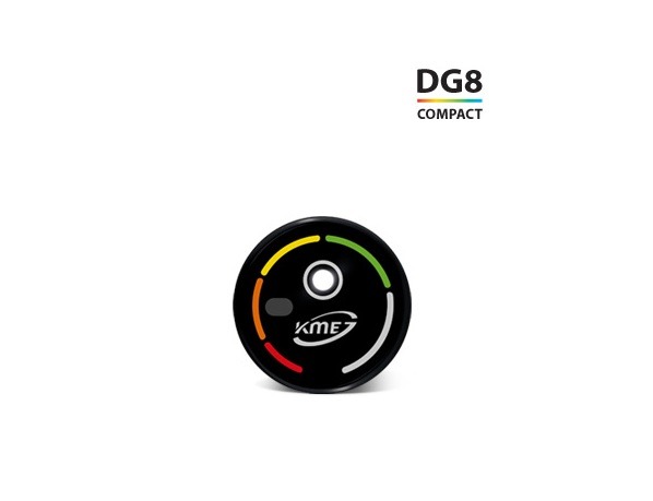 Kompaktowy przełącznik DG8 KME z kolorową skalą, widoczny z bliska na białym tle. Montaż instalacji autogaz w Ząbkach.