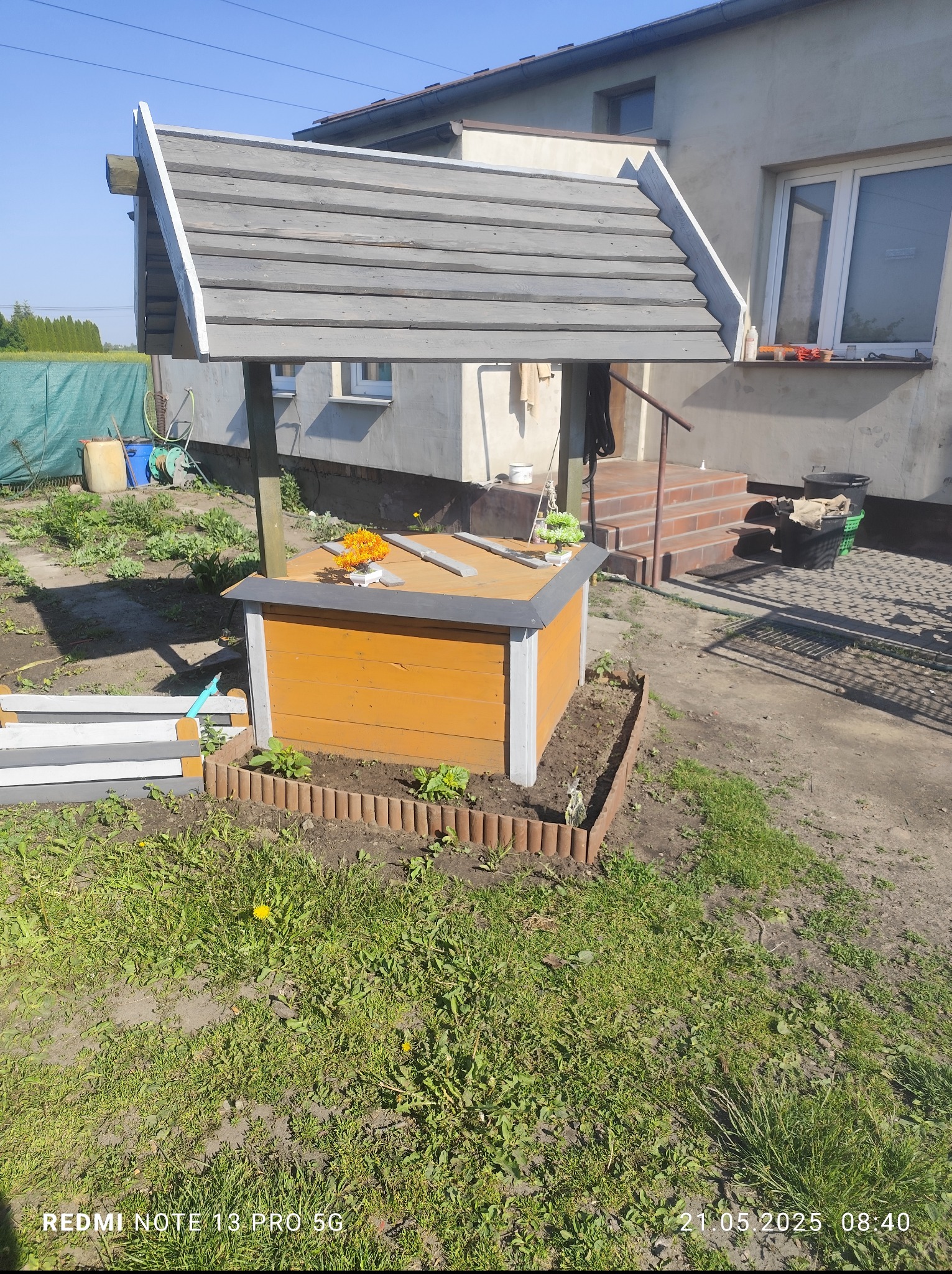 Zabudowa starej studni gotowa. Od projektu aż po montaż