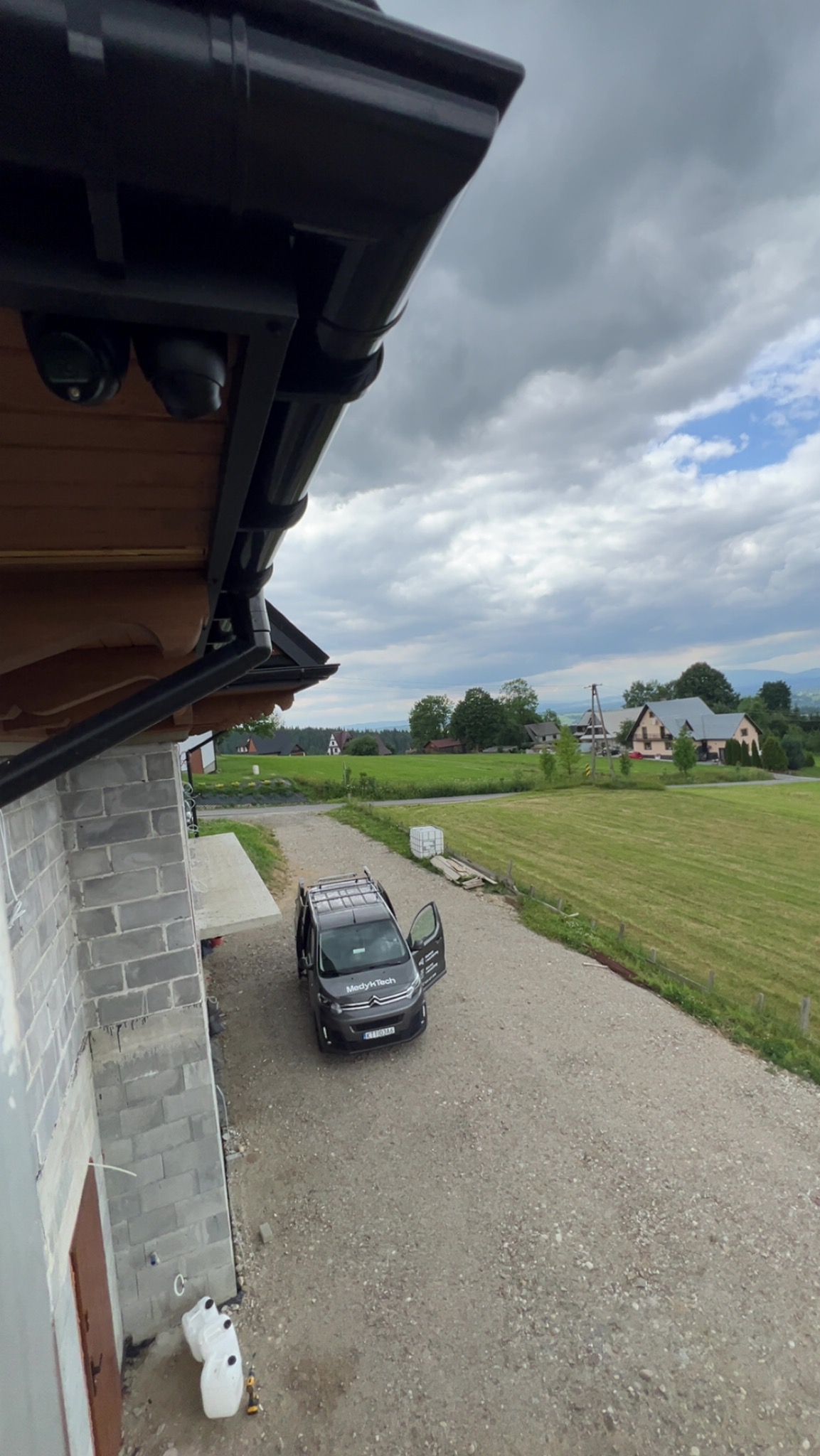 Montaż kamer u klienta.