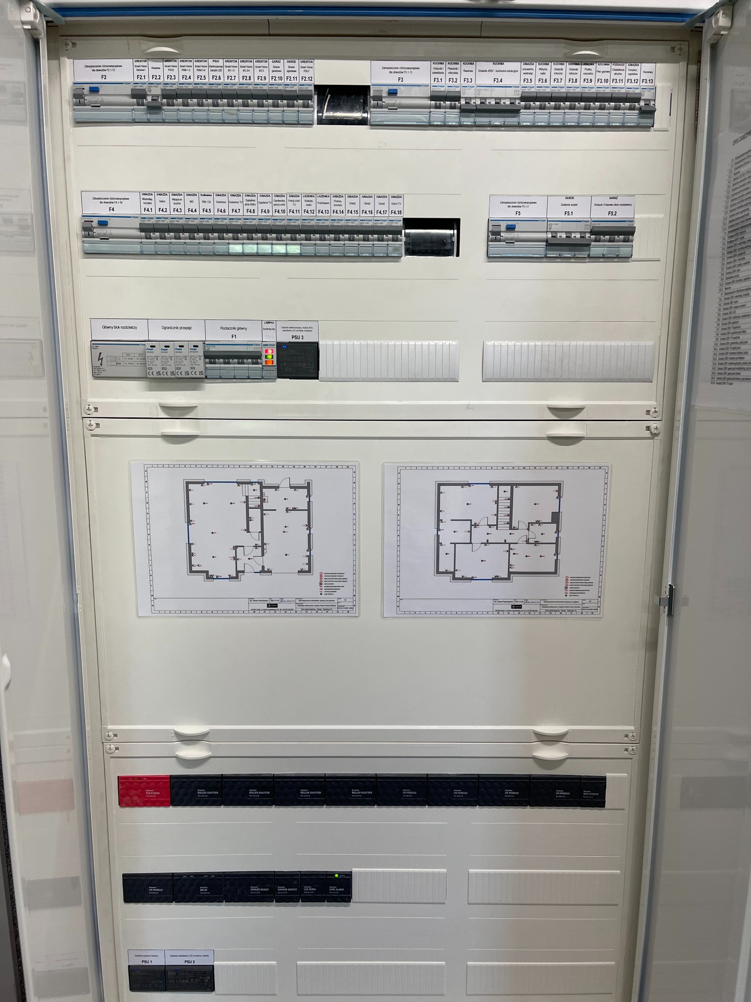 Montaż instalacji elektrycznych i automatyki budynkowej.