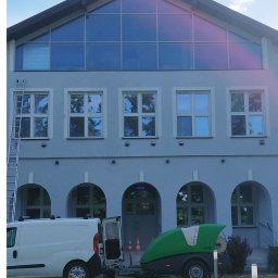 Wiele osób pyta mnie jakim urządzeniem wykonuję mycie, skoro efekty są tak dobre.
Odpowiedź jest prosta, korzystam z myjki marki DIBO w formie przyczepy o parametrach 250 bar / 25 l/min, z funkcją podgrzewania wody nawet do 100°C,