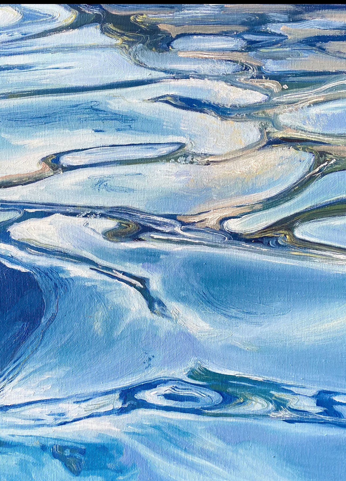 Olejny obraz przedstawia abstrakcyjne studium wody w odcieniach błękitu i bieli. Widoczne faktury pędzla i płótna. Artystyczne ujęcie powierzchni wody.