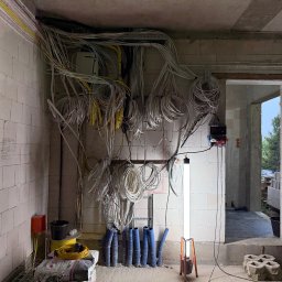 Okablowanie przygotowane pod rozdzielnicę w systemie smart home. Klient indywidualny.