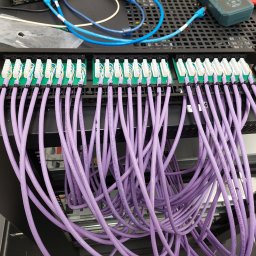 Mikrut.IT Bartosz Mikrut - Montaż patchpanela w okablowaniu sieciowym. Klient biznesowy.